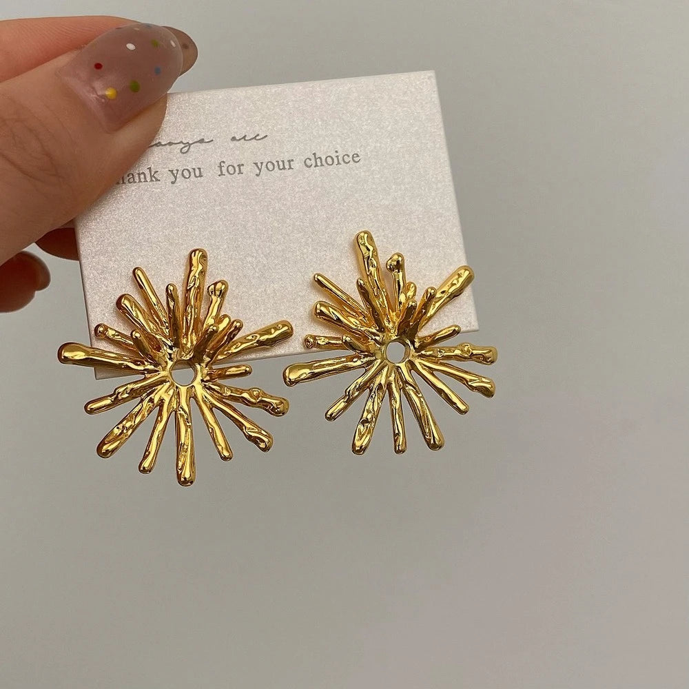 Metal Snowflake Hollowed Stud Earrings for Women Exaggerated Irregular Geometric 925 Silver Needle Earrings Charm Jewelry